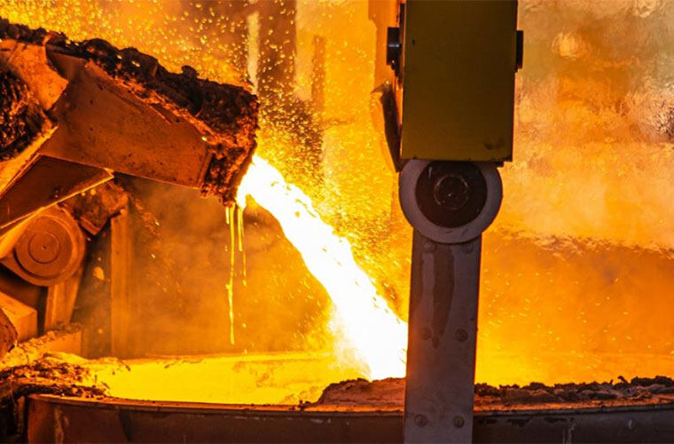 高温红外测温仪:如何为你的工业场景选对“火眼金睛”?