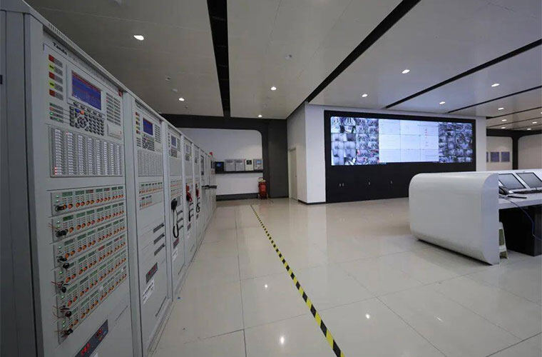 不睡觉的“电子消防员”：双光谱防爆热像仪如何7×24h看住火患？