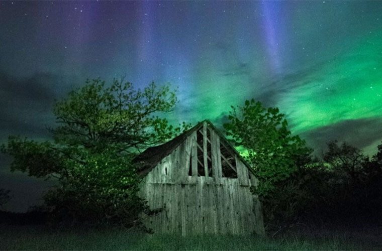 告别“伸手不见五指”: 户外夜视仪如何让黑夜变成高清彩色视界?